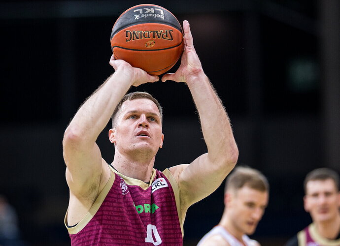 V.Lipkevičius džiaugėsi dar vienu medaliu (Foto: Rokas Lukoševičius)