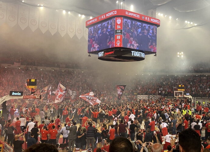 „Olympiacos“ gerbėjai mačo pabaigą pavertė apokalipse