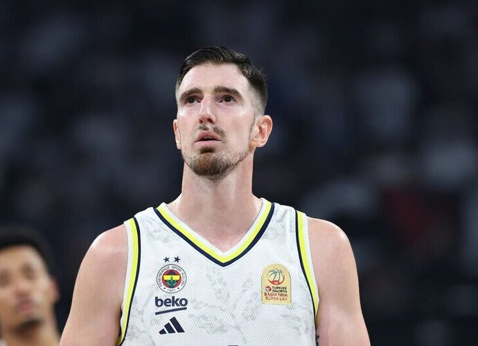 N.De Colo baigė karjerą