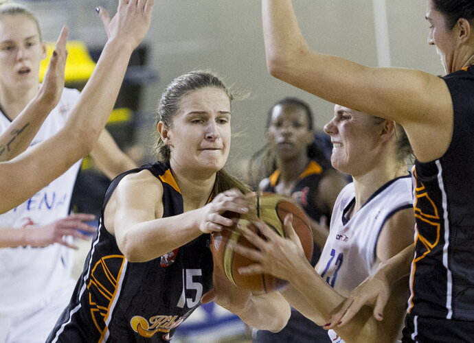 D.Šarauskaitė praėjusio turo mače atkovojo 19 kamuolių (www.kavolelis.lt)