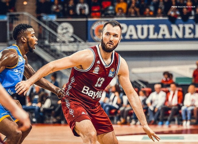 M.Mačvanas rungtyniaus Japonijos čempionate