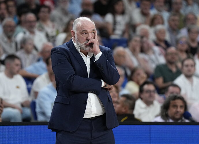 P.Laso treniruos Stambulo ekipą (Scanpix nuotr.)