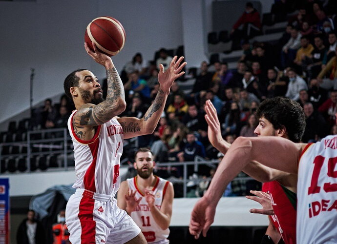 J.Cobbsas pelnė 22 taškus (FIBA nuotr.)