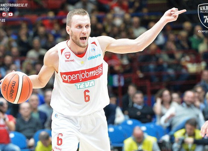O.Varanauskas perėmė 3 kamuolius per 9 minutes