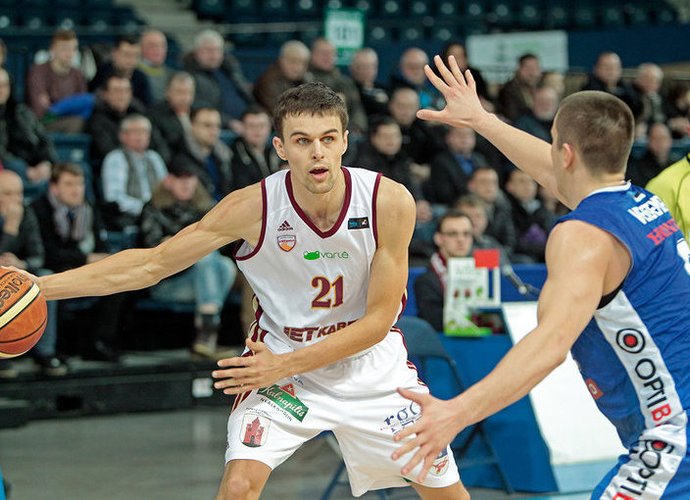 M.Kazonas LKL pirmenybėse tritaškius meta 44 proc. taiklumu (Foto: Augustas Didžgalvis)