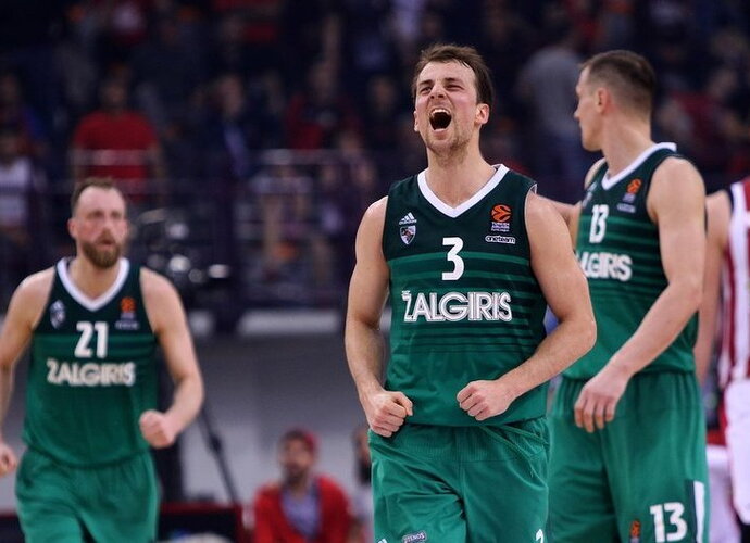 K.Pangosas triumfuoja po pergalės Pirėjuje (Klubo nuotr.)