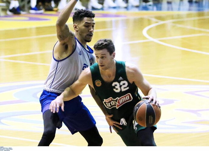 J.Fredette'as pelnė 24 taškus