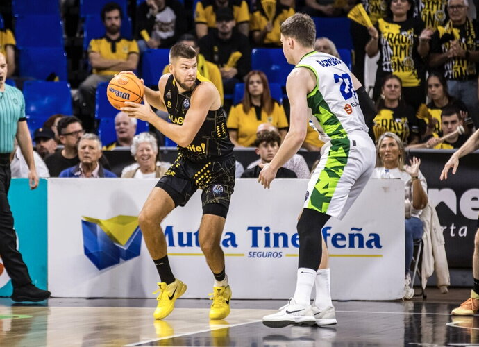 R.Giedraitis ir M.Blaževičius rengė dviženklius pasirodymus (FIBA nuotr.)