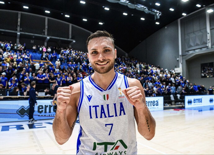 S.Tonutas lieka Milane (FIBA nuotr.)