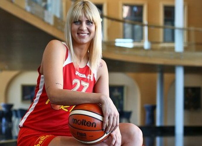L.Pikčiutė pasirodė su nauja šukuosena (Gintaro Šiupario nuotr.)
