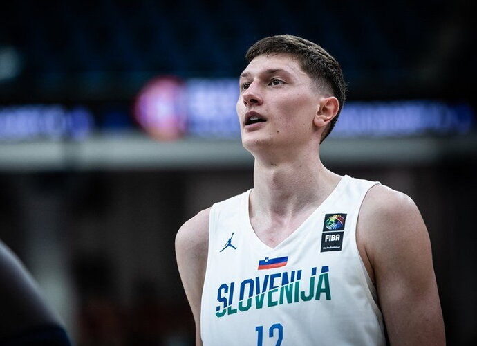S.Macura bandė sukurti staigmeną (FIBA nuotr.)