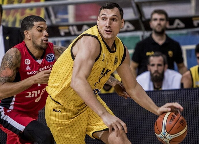 J.Mačiulis nesėkmingai atakavo krepšį (FIBA Europe nuotr.)