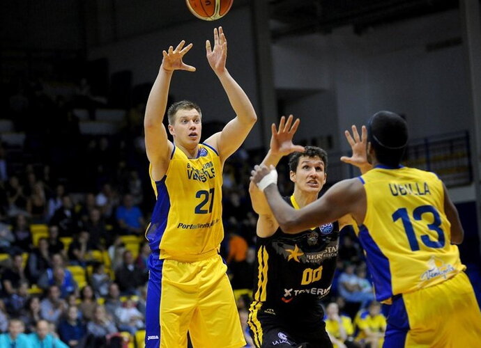 J.Jucikas prieš pajėgią Ispanijos komandą atrodė solidžiai (FIBA Europe nuotr.)