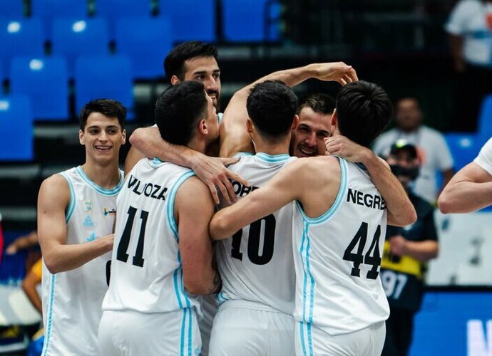 Argentina triumfavo praretėjusiomis gretomis (FIBA nuotr.)