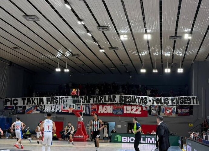 Stambulo klubas buvo įžeistas Atėnuose