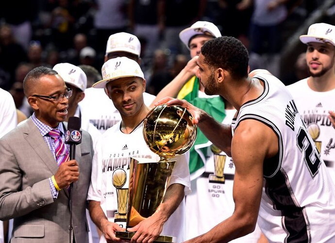 R.Horry mano, kad „Spurs“ ekipa  turėtų triumfuoti antrus metus iš eilės (Scanpix nuotr.)