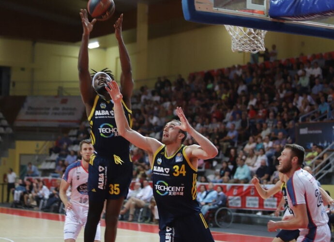 L.Nnoko veržiasi į ALBA lyderius
