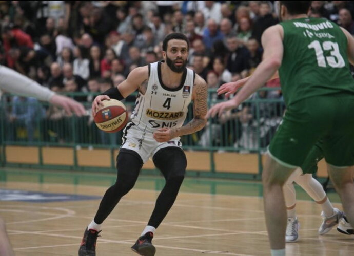 D.Washingtonas žaidė rezultatyviai