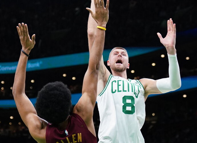 K.Porzingis stokojo taiklumo, bet taškų prisirinko (Scanpix nuotr.)