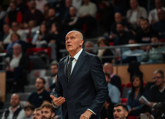 R.Kurtinaitis pasidalijo mintimis prieš pasaulio čempionato atranką (FIBA Europe nuotr.)