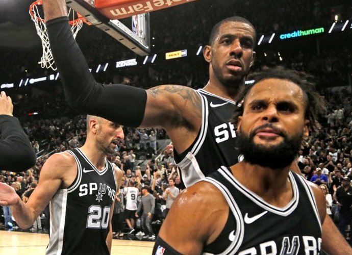 „Spurs“ sugebėjo įgelti čempionams (Scanpix nuotr.)
