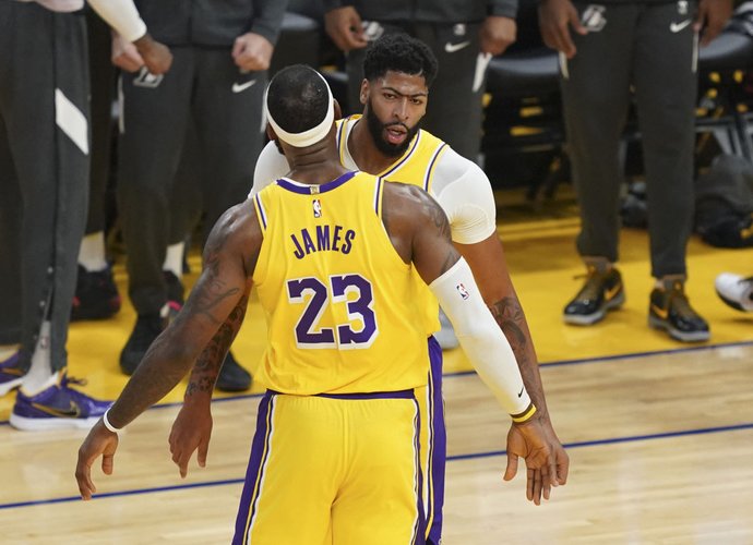 „Nets“ ir „Lakers“ akistata gali ir neįvykti (Scanpix nuotr.)