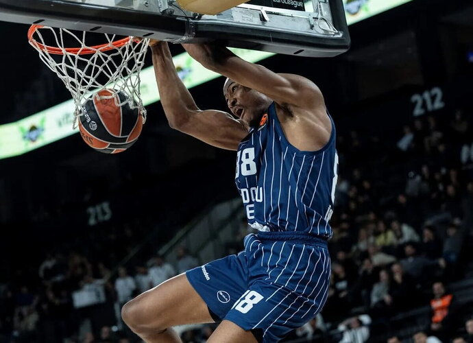 K.Jonesas atliko galingą dėjimą (Euroleague.net)
