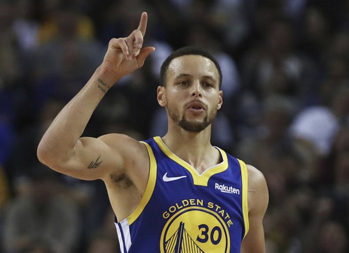 Broliai Curry kovos dėl patekimo į NBA finalą (Scanpix nuotr.)