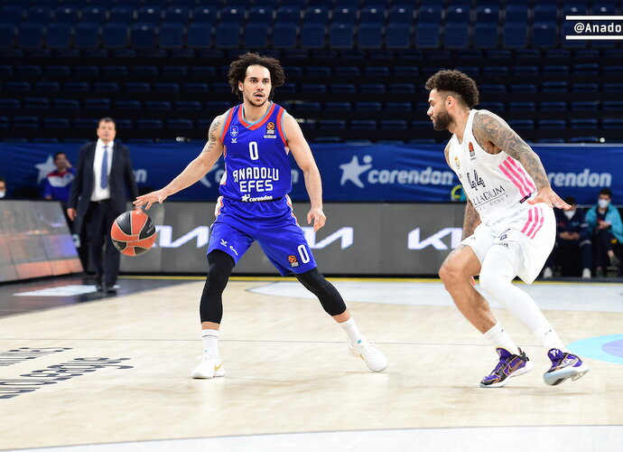 Stambulo komanda dominavo antroje dalyje