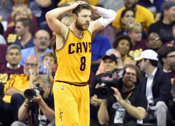 M.Dellavedova liks Klivlande (Scanpix nuotr.)