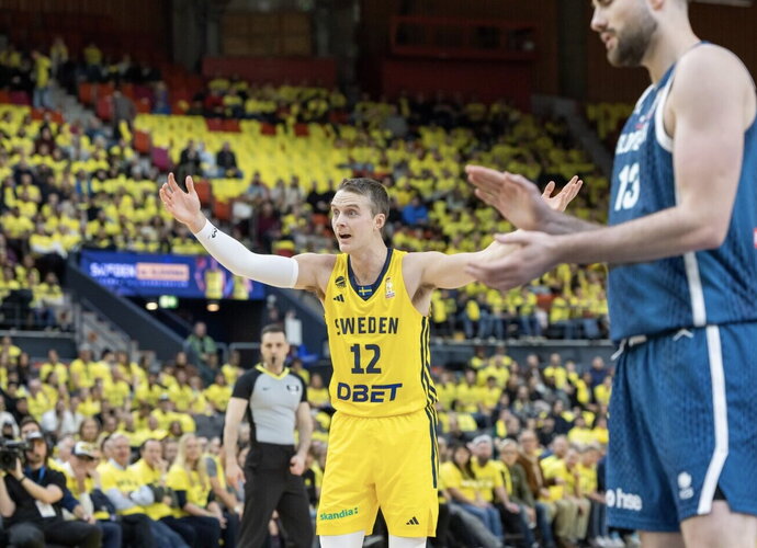 L.Hakansonas žaidė nesustabdomai (FIBA nuotr.)