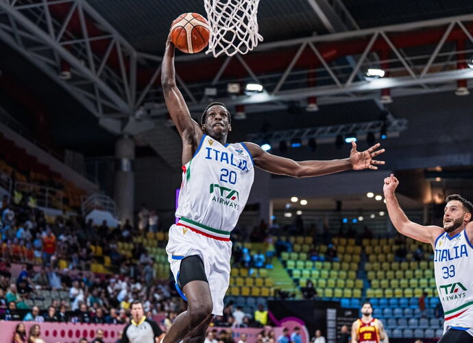 S.Niangas pretenduoja laimėti prizą (FIBA Europe nuotr.)