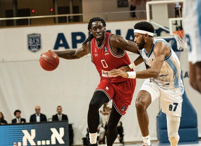 J.Motley liks Tel Avivo klube