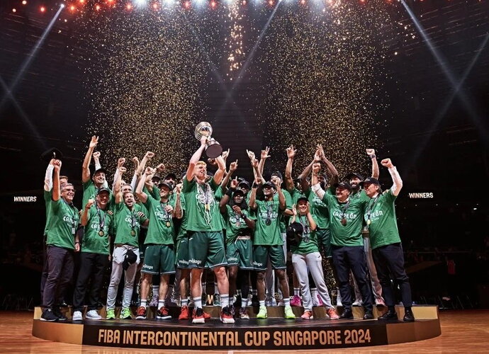 Malagos ekipa laimėjo trofėjų (FIBA nuotr.)