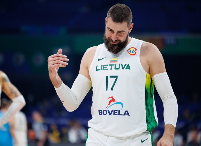 J.Valančiūnas vienintelis iš NBA lietuvių žais rinktinėje (BNS nuotr.)