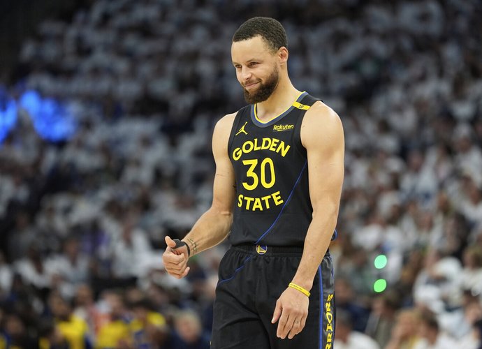 S.Curry tapo geriausiai apmokamu krepšininku (Scanpix nuotr.)