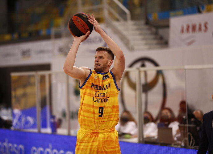 T.Dimša pelnė 6 taškus