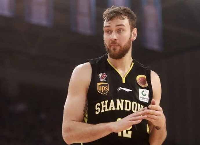 D.Motiejūnas pelnė 27 taškus ir sugriebė 14 kamuolių