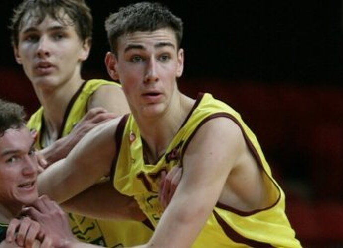 Nuotraukoje J.Valančiūnui - septyniolika. Po trijų metų lietuvis stumdys jau nebe NKL, o NBA žaidėjus(Fotodiena.lt nuotr.)