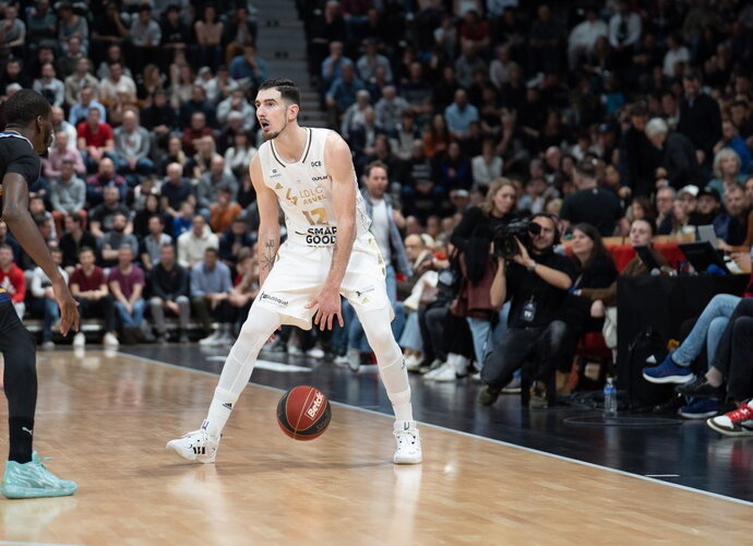 N.De Colo pateisino lyderio etiketę