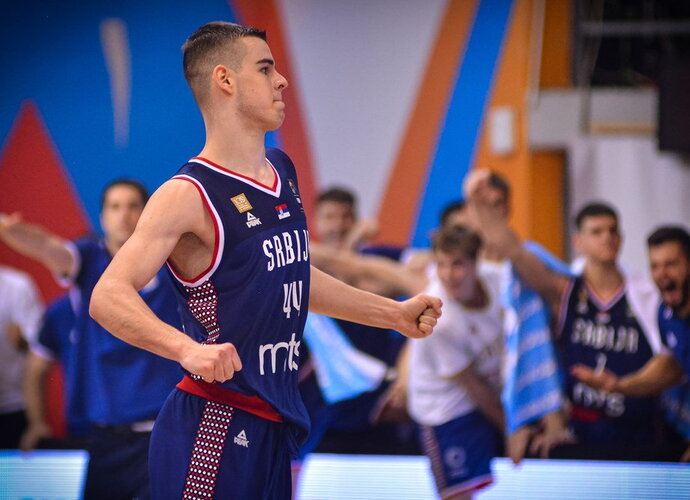 N.Topičius atvedė serbus iki titulo (FIBA nuotr.)