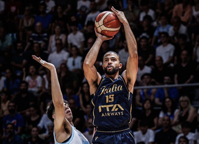 D.Thompsonas debiutavo Italijos rinktinėje