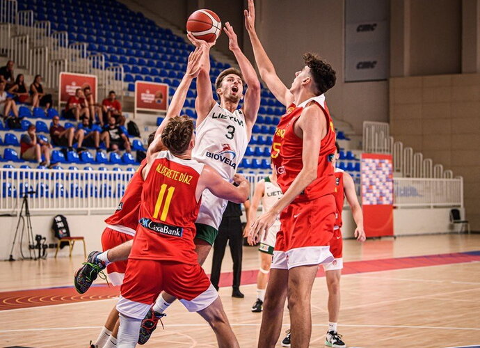Lietuviai startavo pralaimėjimu (FIBA nuotr.)