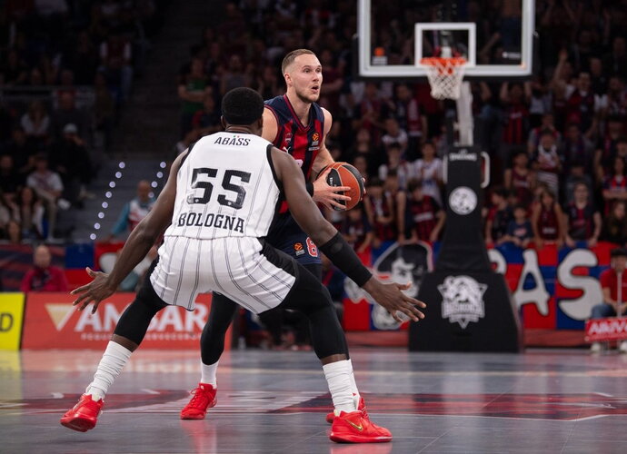 T.Sedekerskis dominavo mačo pradžioje
