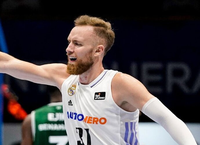 Dž.Musa pasimatavo „Real“ marškinėlius
