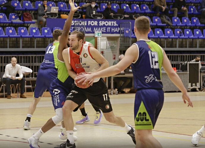 J.Van der Listas keliasi į LKL