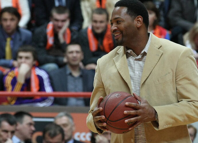 R.Horry gyrė LeBroną (Scanpix nuotr.)