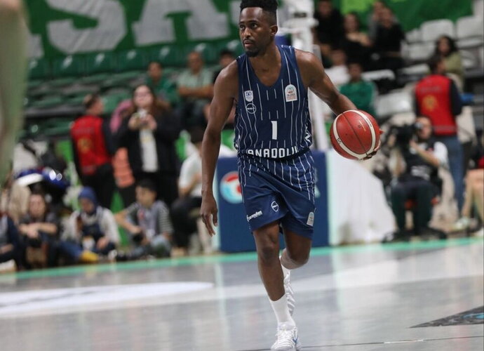 „Anadolu Efes“ iškovojo užtikrintą pergalę