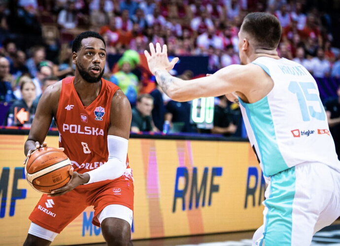 J.Loydas tempė Lenkiją į priekį (FIBA nuotr.)