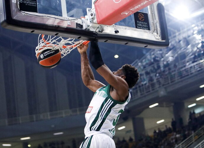 K.Antetokounmpo kūrė gražiausią epizodą (Euroleague.net)